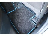 ★後部座席右側足元★クリーニング済★