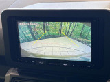 【バックカメラ】駐車時に後方がリアルタイム映像で確認できます。大型商業施設や立体駐車場での駐車時や、夜間のバック時に大活躍!運転スキルに関わらず、今や必須となった装備のひとつです!