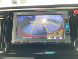 バックモニター付きで、車庫入れやバック時の後方確認をサポート。