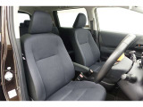 しっかりとしていて上質な座り心地のシートです。 座り心地も良くて長時間の運転も快適ですよ。 肌触りの良いシートが評判です。