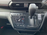 タッチパネル式オートエアコン ☆CVT無段変速機 変則ショックが少なく低燃費