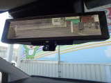 スマートルームミラー画像になります。リアシートに人が乗ってる時やトランクに荷物がたくさん積んでルームミラーが使えないときに便利なオプションです!