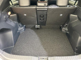 【トランク】積み込みやすくて、たっぷり積める荷室です。シートアレンジできるものは、乗車人数と荷物の量や大きさによってシートを動かすことができるので、より快適なドライブが可能です!