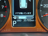 たとえばダイハツのお店にある、たくさんのスマアシ搭載車は、正常に作動する事をしっかり確認します。