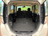後席を格納すると、これだけの広さが!シーンに合わせたシートアレンジで、大きな荷物も積むことが出来ます♪