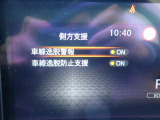 LDW(車線逸脱警報)とLDP(車線逸脱防止支援)が装備されておりドライバーが意図せずに白線を跨ぐと警告音で注意を促してくれます♪