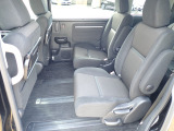 ◆2列目シートも足元ゆったりで快適に座って頂けます。チャイルドシートの取り付けにも対応しております。後部座席にお乗りの方も快適にお出掛け出来ます。