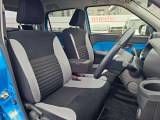 シート汚れもほぼ無く、清潔な車内です