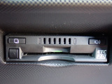 ■【ETC車載器】が装備されています。セットアップをしてお渡しとなり、ETCカードを差し込むだけで高速道路の利用が可能です。