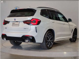 BMWのお車は、&ldquo;駆け抜ける歓び&rdquo;を体現しております。走行の安定性とコーナリングの良さを追求し、思い通りにハンドルの操作可能です。