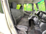 運転席シート廻りは使用感も少なく、良好な状態となっています。丁寧に使われていたことがよくわかりますね。