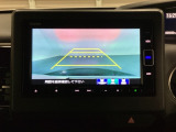 バックでの車庫入れも安心です! リアカメラが付いているバックモニター付のナビを装備しております。操作線もついており距離感も画面から確認できます。