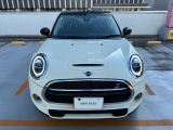 フロントフェイスはMINIアイコンとして永らく愛されるデザイン性の良さと、ブランドの魅力を感じる事ができます。