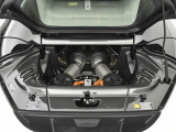 3.0L V6ツインターボエンジンに加え、モーターを搭載したプラグインハイブリッドモデルでございます。