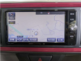 純正ナビを装備。タッチパネル式で使いやすく、お出かけもラクラクです。