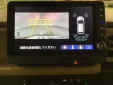 バックでの車庫入れも安心です! リアカメラが付いているバックモニター付のナビを装備しております。バンパーについているソナーや、操作線もついており距離感も画面から確認できます。