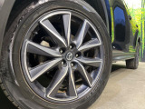 【純正19インチアルミホイール】外観にマッチした純正アルミホイールを装着しております。各種社外アルミホイールや、スタッドレスタイヤも取扱いしております。是非ご相談ください♪