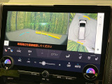 【パノラミックビューモニター】専用のカメラにより、上から見下ろしたような視点で360度クルマの周囲を確認することができます☆死角部分も確認しやすく、狭い場所での切り返しや駐車もスムーズに行えます。