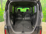 後席を格納すると、これだけの広さが!シーンに合わせたシートアレンジで、大きな荷物も積むことが出来ます♪