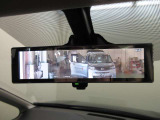 スマートルームミラー付きで後部座席に乗車してても後方がしっかり見れます