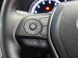 ステアリングスイッチ付き。前方から目を離すことなく操作することが可能です。