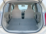 普段のお買い物や通勤、送迎等に十分な荷室スペースを確保しております。セカンドシートを倒すと、大きな荷物の積載も可能です♪