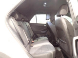 後部座席も十分なスペースを確保。快適です。