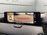 【360&deg;ビューモニター】  とても分かりやすい、クルマの上から見下ろしたような映像で、駐車サポートをしてくれます。