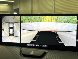 【360&deg;ビューモニター】専用のカメラにより、上から見下ろしたような視点で360度クルマの周囲を確認することができます☆死角部分も確認しやすく、狭い場所での切り返しや駐車もスムーズに行えます。