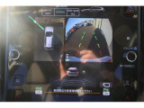 全周囲モニター付で、車庫入れも駐車もラクラクです。
