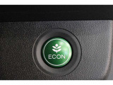 エンジン、エアコンなどを制御し低燃費な(ECONモード)に、また走りを楽しみたいとき、空調など快適性を重視したいときはスイッチOFFで通常モードに切り替えが出来ます。