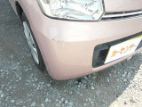 フロントバンパー下部分にタッチペイント跡有ります!