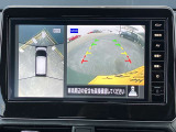 【アラウンドビューモニター】このように真上から見下ろしたような映像が映し出されるため駐車やバックが苦手な方でも安心して行うことが可能となります!!
