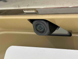 ナビゲーション等を装着した場合にバックするとき後方の安全確認ができるバックカメラが付いてます