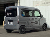 バックカメラが付いているのでバックでの車庫入れも安心です。