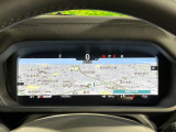 インタラクティブドライバーディスプレイ『フルスクリーンの3Dマップの表示が行えます。』ドライビングの喜びを一層高める機能です。