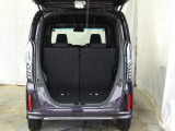 ラゲッジスペースも充分な広さです♪