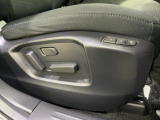 パワーシートを装備!体格や好みに応じたポジションをスムーズに調整できます。