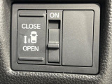 【パワースライドドア】スマートキーや運転席のスイッチでスライドドアの開閉が可能♪電動だから力を入れてドアを開ける必要が無く、小さいお子様でも、重い荷物を持っている時もラクに開け閉めできます♪