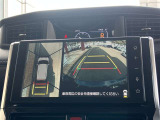 バックガイドモニターで、後方を確認しながら安心して駐車することができます。運転初心者も熟練者も必須の機能ですよ!