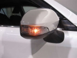 サイドターンランプ付きドアミラーです。