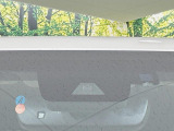 【トヨタセーフティセンス】走行中に前方の車両等を認識し、衝突しそうな時は警報とブレーキで衝突回避と被害軽減をアシスト。より安全にドライブをお楽しみいただけます。
