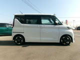 両側オートスライドドアですので、狭い駐車場での、乗り降りも、しやすく便利です。