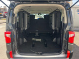 後席を格納すると、これだけの広さが!シーンに合わせたシートアレンジで、大きな荷物も積むことが出来ます♪