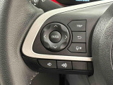 ナビゲーションやオーディオなどを取り付けた場合にはその操作がハンドルの手元でできるステアリングスイッチが付いてます