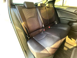 後部座席も気になるようなキズ・汚れやへたり等、大きなダメージはなく、良好な状態です。