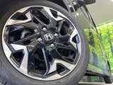 【純正15インチアルミホイール】外観にマッチした純正アルミホイールを装着しております。各種社外アルミホイールや、スタッドレスタイヤも取扱いしております。是非ご相談ください♪
