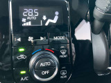 【オートエアコン】ワンタッチの簡単操作。自動で風量や風の出てくる箇所を設定してくれる、オートエアコン付きです。