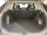 【トランク】積み込みやすくて、たっぷり積める荷室です。シートアレンジできるものは、乗車人数と荷物の量や大きさによってシートを動かすことができるので、より快適なドライブが可能です!