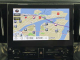 【メーカーOP10型ナビ】専用設計で車内の雰囲気にマッチ!ナビ利用時のマップ表示は見やすく、いつものドライブがグッと楽しくなります!